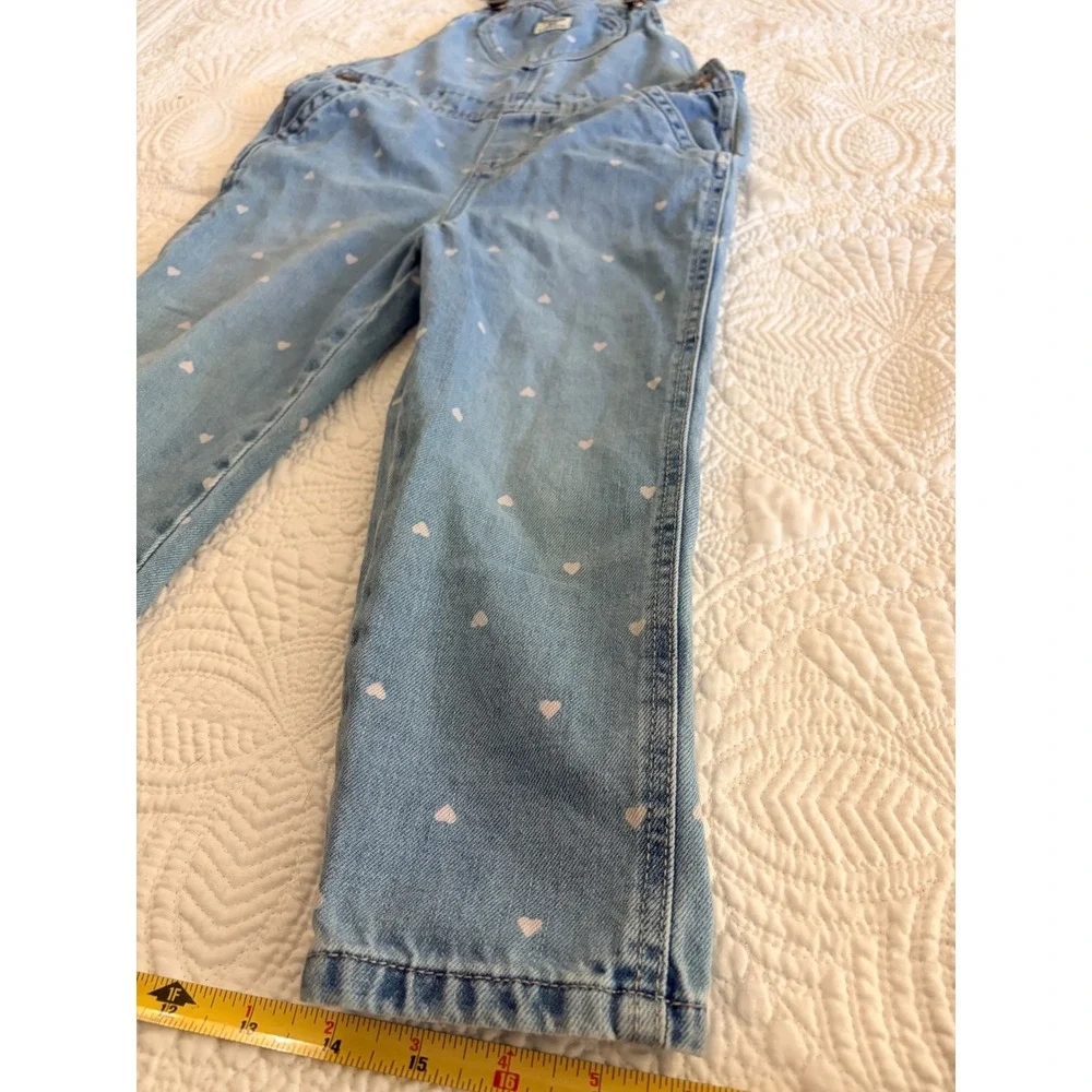 OshKosh Bgosh Girls 4T Blue Denim Heart Print Bib Overalls Heart‎ Pocket